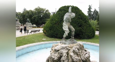 Обновяват фонтана на „Момчето с хидрата“