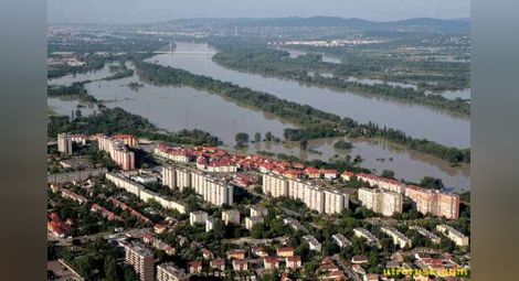 Нивото на Дунав в Будапеща започва да спада 