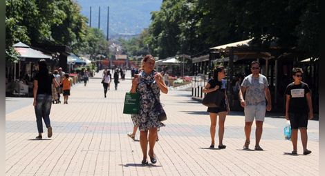 Неравнопоставеност. Българката – с по-ниска заплата и пенсия и по-висока застрашеност от безработица