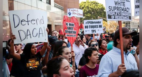 Тръмп се готви да прекрати програма за защита на имигранти, дошли като деца в САЩ