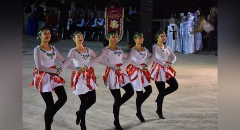 „Импулс“ и „Зора“ пожънаха  овации на фестивал в Солун