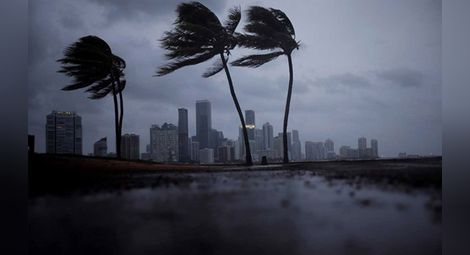 Трима души са починали във Флорида, в резултат от урагана „Ирма“