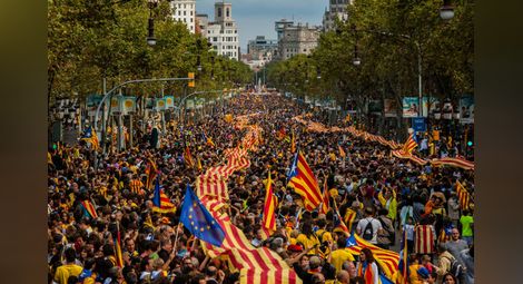 Прокуратурата на Испания заплаши с арест кметовете в Каталония