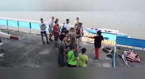 Хуманен проект на гребци запали по спорта над 80 русенски младежи