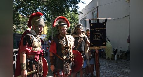 Първи италийски легион показа бойни умения на Римския пазар