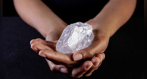 Продадоха най-големия необработен диамант в света за 53 млн. долара