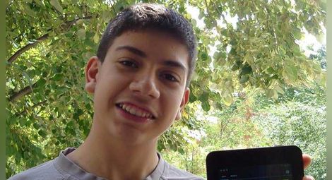 Ученик от Математическата гимназия в Плевен с два приза от Европейския конкурс за млади учени