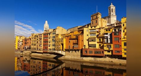 Древният каталонски град Жирона пръв скъса всички връзки с Мадрид