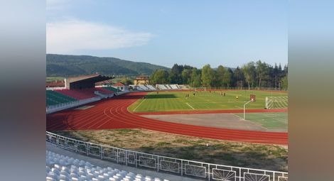 Кокетният стадион „Чумерна“ ще посрещне отборите на „Дунав“ и „Локо“.