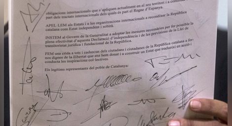Каталуния подписа Декларацията за независимост