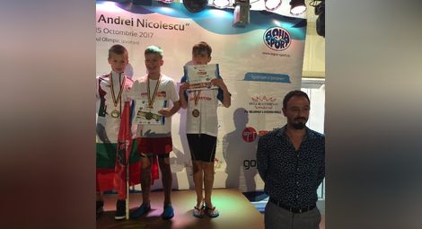 Триатлонецът Дарен Кирилов грабна три  сребърни медала от турнир в Букурещ