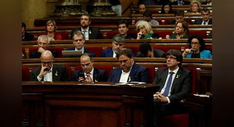 Започна заседанието на каталунския парламент
