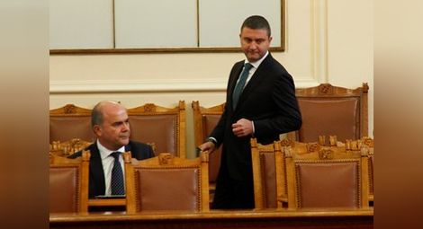 Как министър Горанов ще вдигне пенсии и заплати