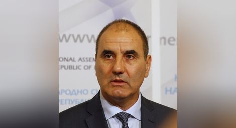 Цветанов: Нямаме одобрено име за нов здравен министър