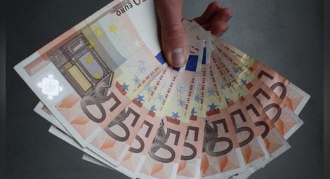 1 милион гърци ще получат коледни бонуси до 1000 евро