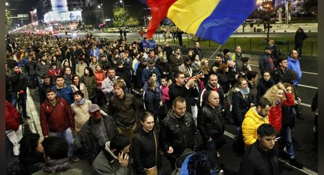Румънци протестират срещу политизирането на правосъдието