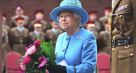 Британската кралица скътала милиарди в офшорки