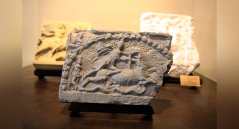 Хартиени реплики на римски находки  показват на „Сексагинта Приста“ 