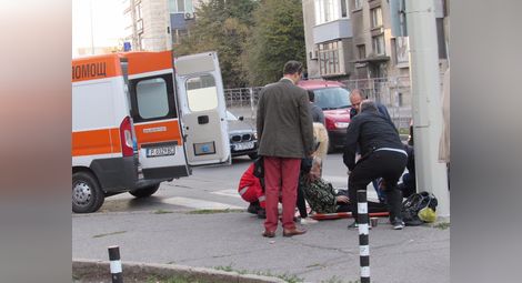 92-годишна жена бе блъсната на 16 октомври на пешеходната пътека срещу СБА на бул.“Скобелев“, където често стават произшествия с пешеходци.                                                                 Снимка:Архив