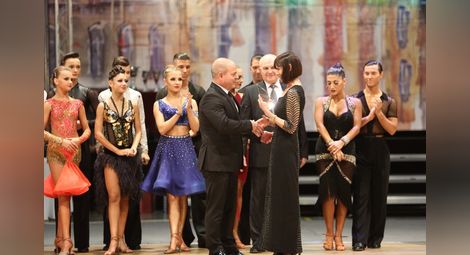 Двойки от 20 държави показаха красотата и страстта в танците