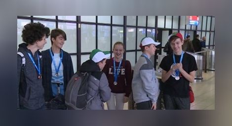Отличие за шест българчета на Осмото световно първенство по математика в Пекин. Кадър: Би Ти Ви