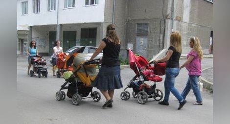 42 майки готови да се върнат на работа, ако има гледачка за детето