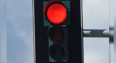 Минал на червен светофар в Германия ще плаща глоба в Русе