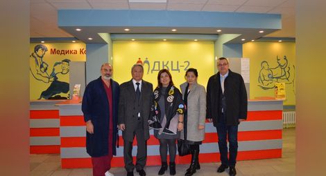 Лекари от „Медика“ специализират източна медицина в Улан Батор