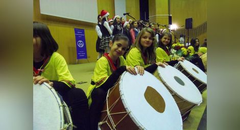 Над 120 талантливи деца показват български, арменски, турски, ромски и руски фолклор
