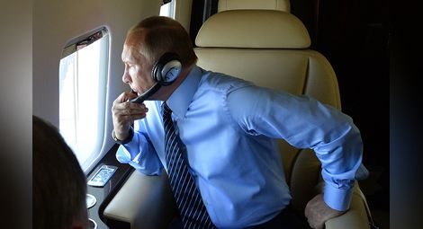 Путин пристигна на изненадваща визита в руската база в Латакия, разпореди изтеглянето на военнослужещите на Москва