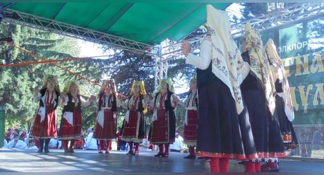 Читалище „Пробуда“ в Тетово това лято спечели Златната гъдулка на русенския фолклорен събор.