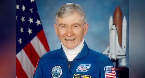 Почина астронавтът Джон Йънг, летял шест пъти в Космоса и стъпил на Луната