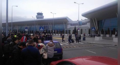 Евакуация на Летище София заради бомбени заплахи