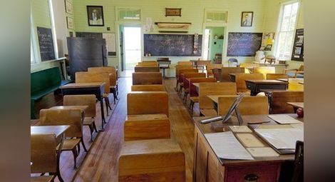 В 142 училища в страната днес няма да има учебни занятия