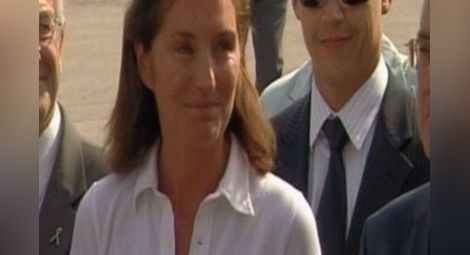 Бившата мадам Саркози пристигна инкогнито в София