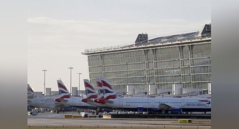 Един човек е загинал след инцидент на лондонското летище „Хийтроу“