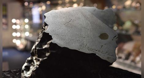 Продадоха част от метеорит за почти 240 000 долара
