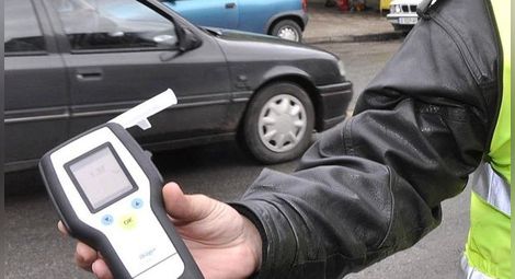 Пиян молдовски шофьор свален от камиона и вкаран в ареста