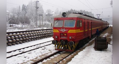 Пътниците от бързия влак Русе-Варна с обезщетения за престой в Самуил