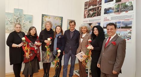 Мартенска изложба обединява сътворено от жени изкуство от двете страни на Дунав