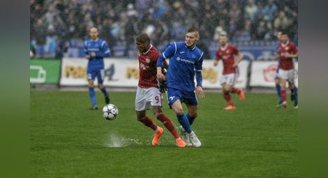 Късен гол на Каранга потопи "Левски" във Вечното дерби 