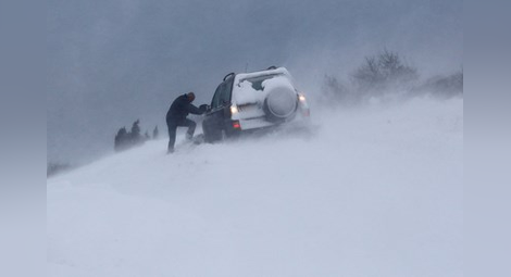 Проблеми с трафика в Румъния заради валежи от сняг и леден дъжд