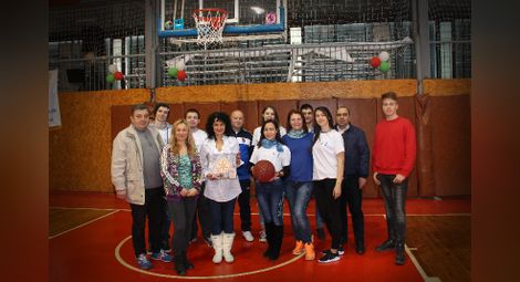 Баскетболът събра средства за благотворителна кауза