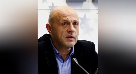 Дончев: Държавата заяви желание за участие в сделката за ЧЕЗ, за да се овладее общественото напрежение