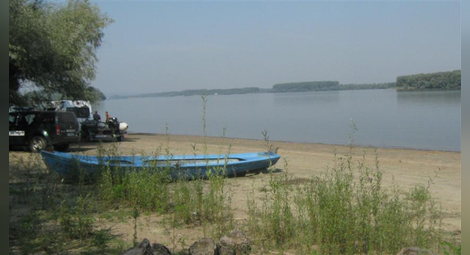 Граничари проверяват и лодките по Дунав за избягалите двама затворници