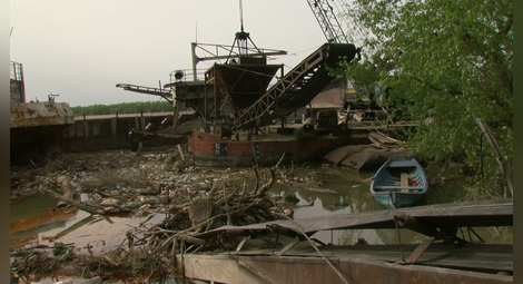 Фирми в бившето КТМ изхвърлят отпадъци директно в Дунава