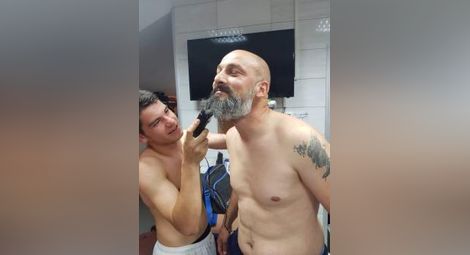 Обръснаха брадата на треньора Върбанов след 1:1 срещу ЦСКА