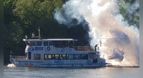Драгажният флот пуска кораб в борбата с комарите по Дунав