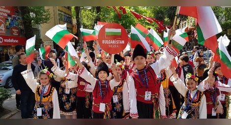 „Русчуклийче“ обра овациите на грандиозен  фолклорен фестивал в турския град Измит