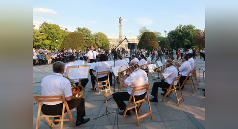 Три оркестъра участват  в третия биг бенд парад